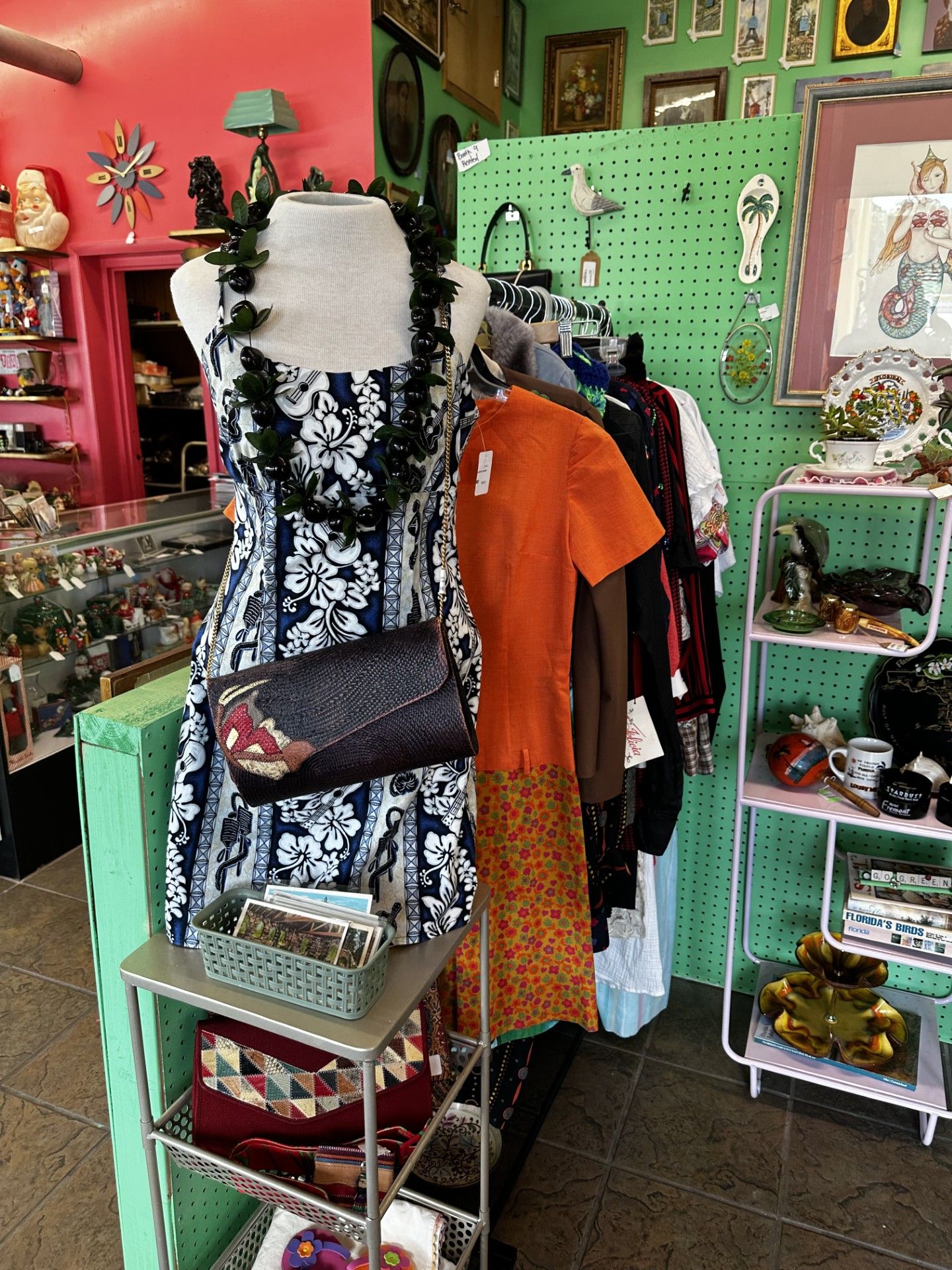 antique and vintage shop My Mom Had That in St Augustine Florida