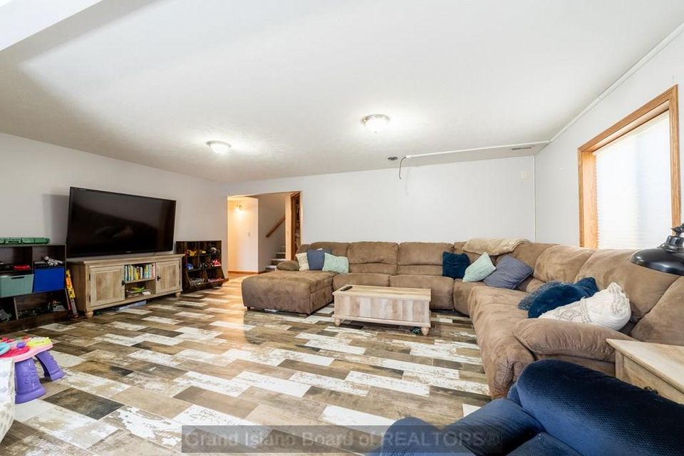 4211 shanna st grand island  ne 68803 c 9