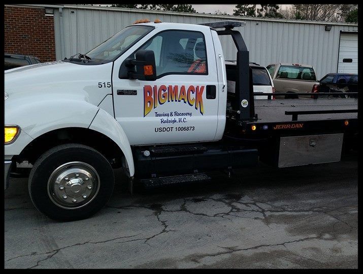 Towing in Raleigh • Knightdale • Wendell • Zebulon • Garner • Smithfield • Big Mack Towing Recovery LLC 