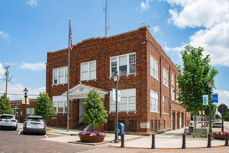 Ennis texas city hall