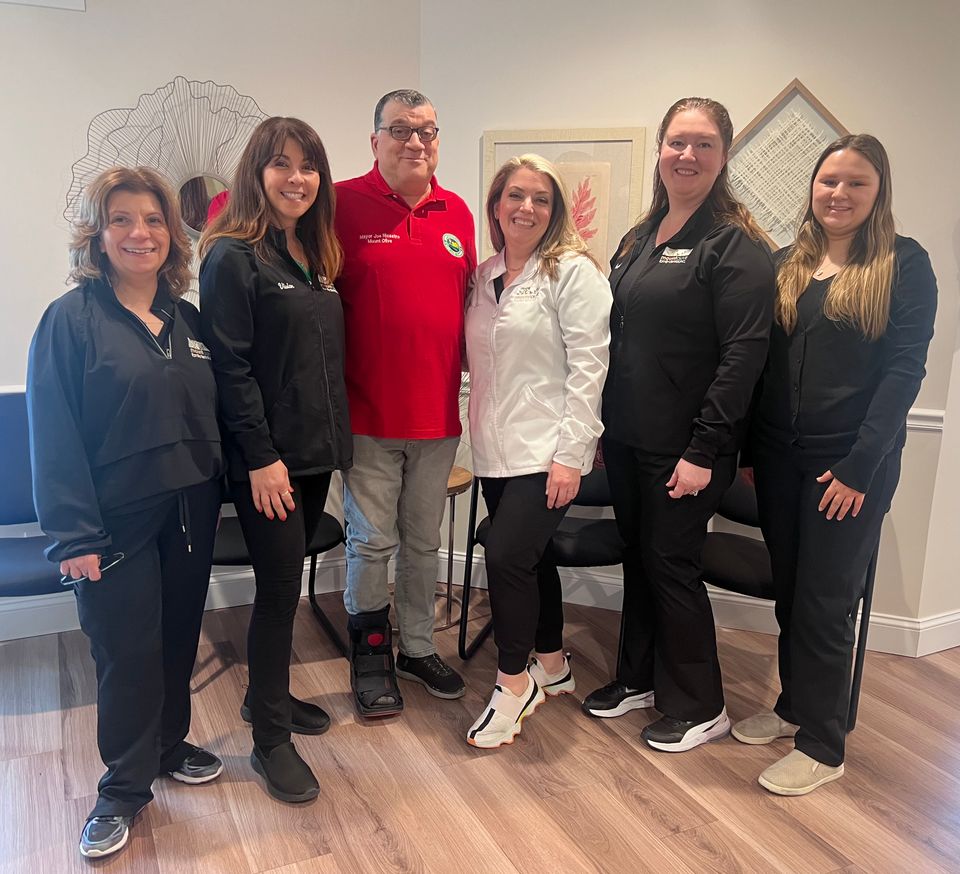 Pamela mcdonald dental asssitant  vivian cruz front office insurance coordinator  mayor nicastro  dr . jenn argenizano  natalie gast dental hygienist and annsa smith front office assistant 