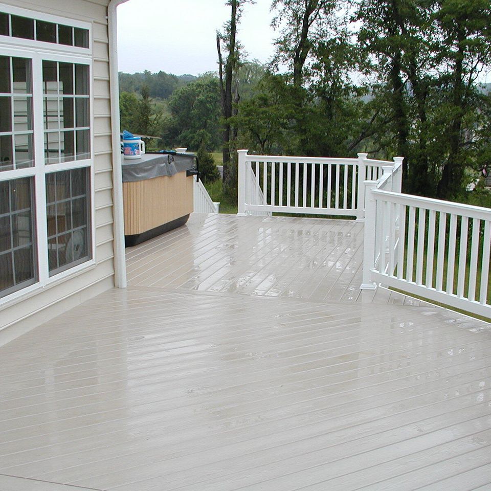 White railing custom deck in boise idaho