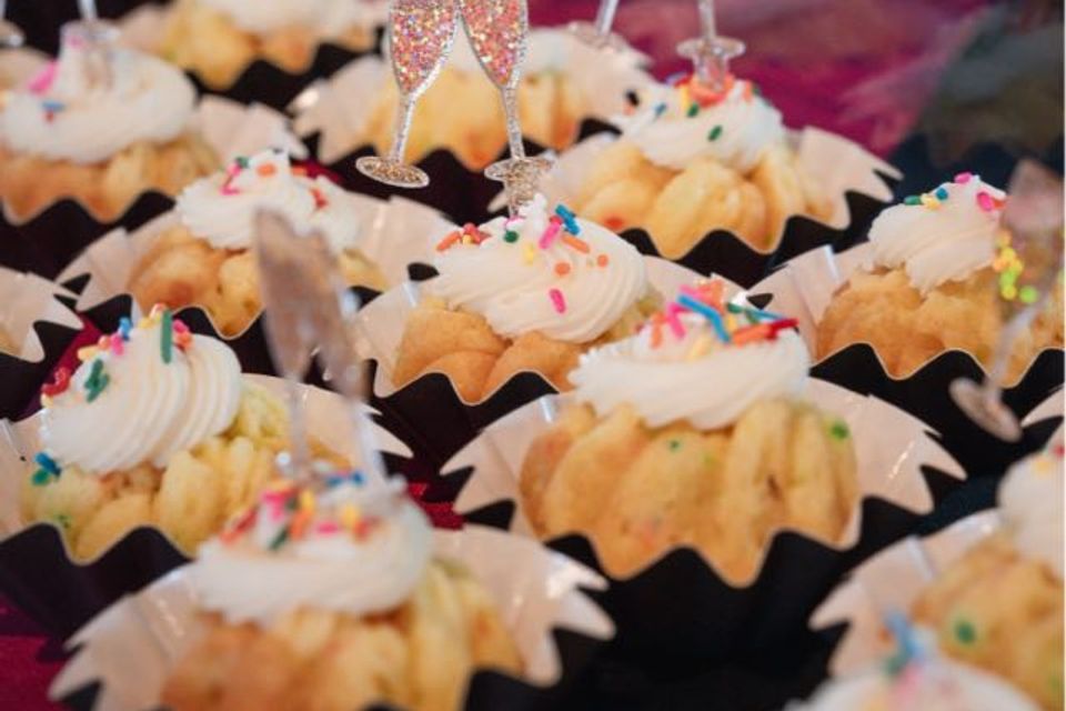 Celebration cakelets