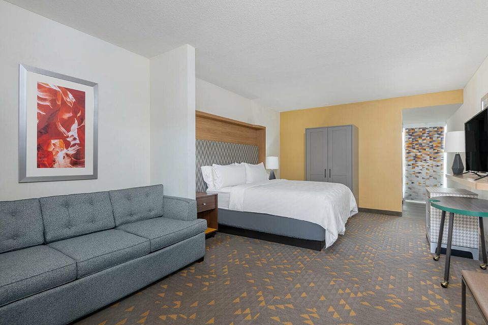 Junior king suite