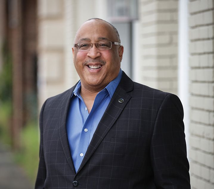 About ken fabre 718x636b