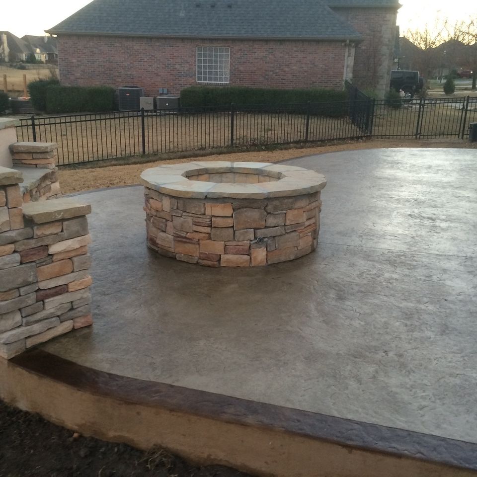 Select outdoor solutions  tulsa oklahoma  outdoor living fire pits seat walls  residential masonry fire pit fireplace contractor builder construction company  photo dec 15  5 15 08 pm