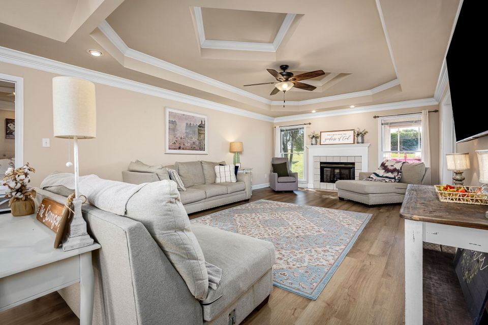 19 web or mls 7 elizabeth cir   clear lens real estate photography 17