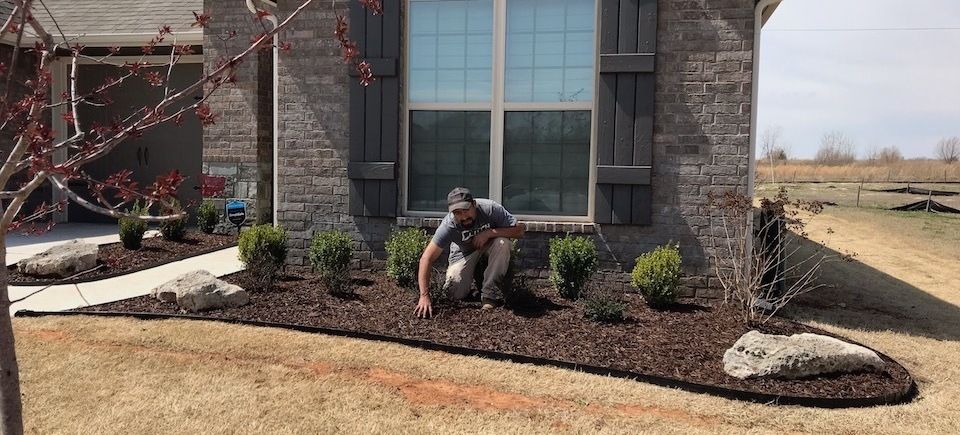 Landscaping solutions   tulsa oklahoma   professional flowerbed design   image4 2