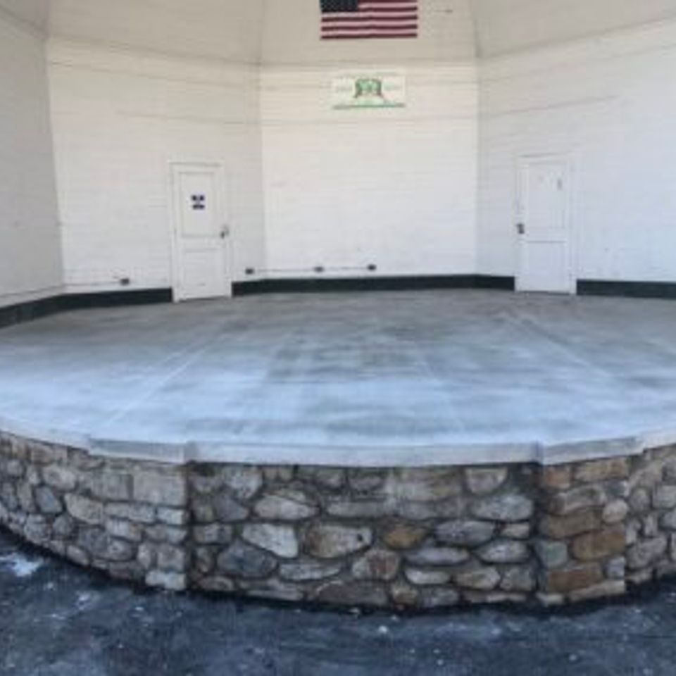 Weona park band shell new slab 400x284