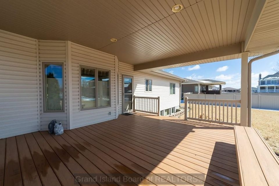 3811 meadowlark cir grand island ne 68803 f 5