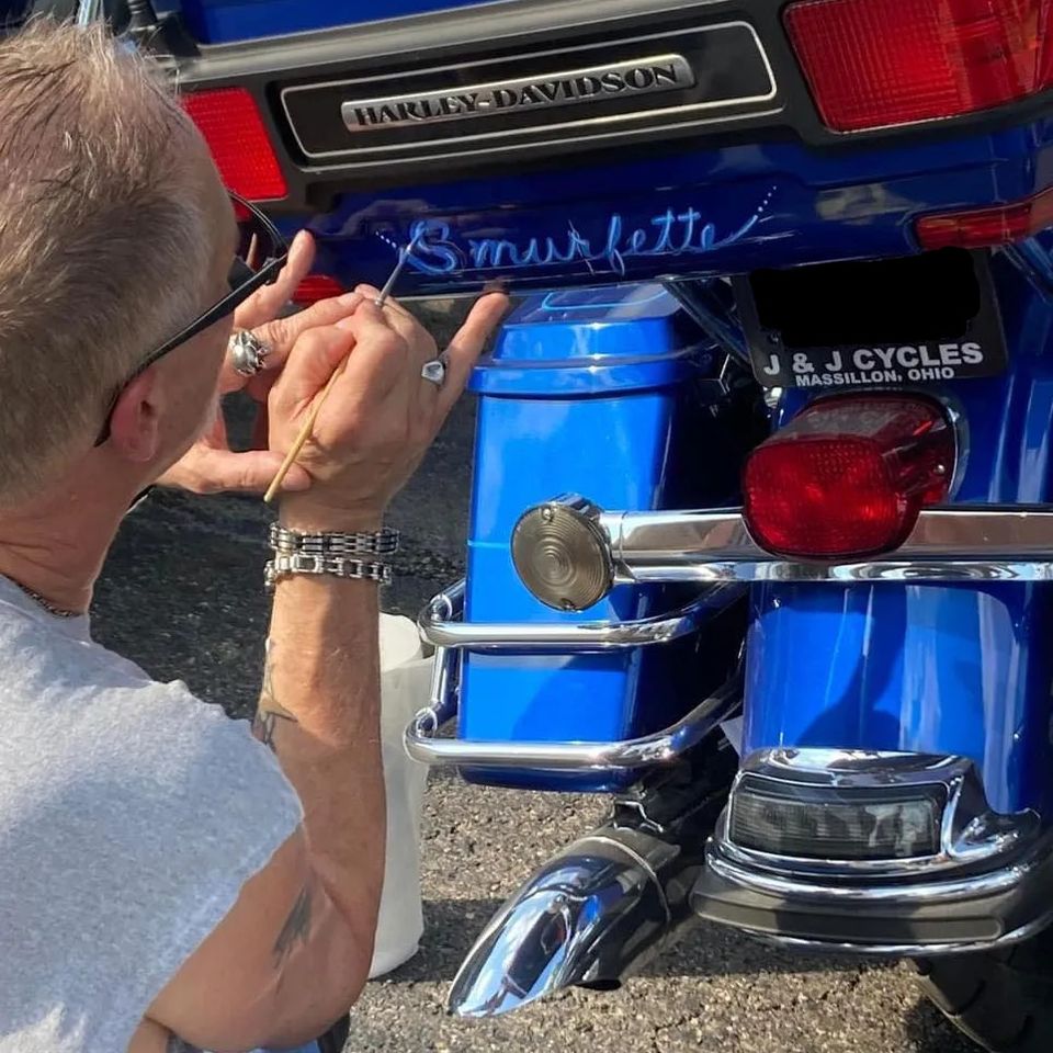 Creative custom pinstriping design and artistic projects created by Skeeter's Grafix.