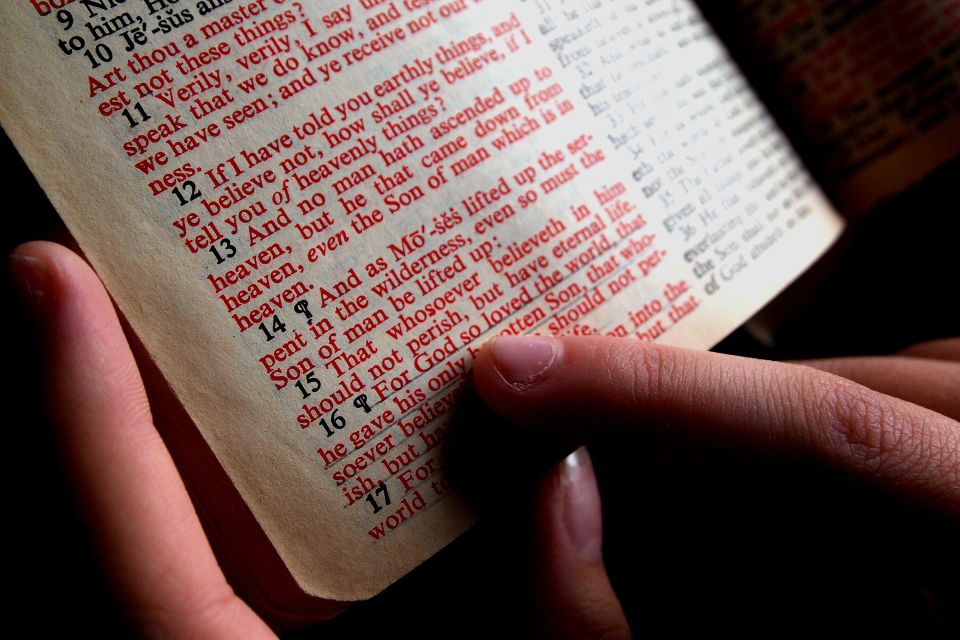 Bible g5dce11153 1920
