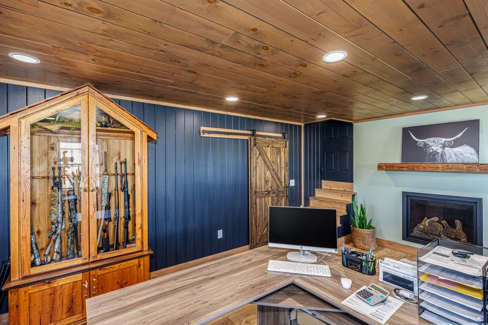 Roger martin   office (5)