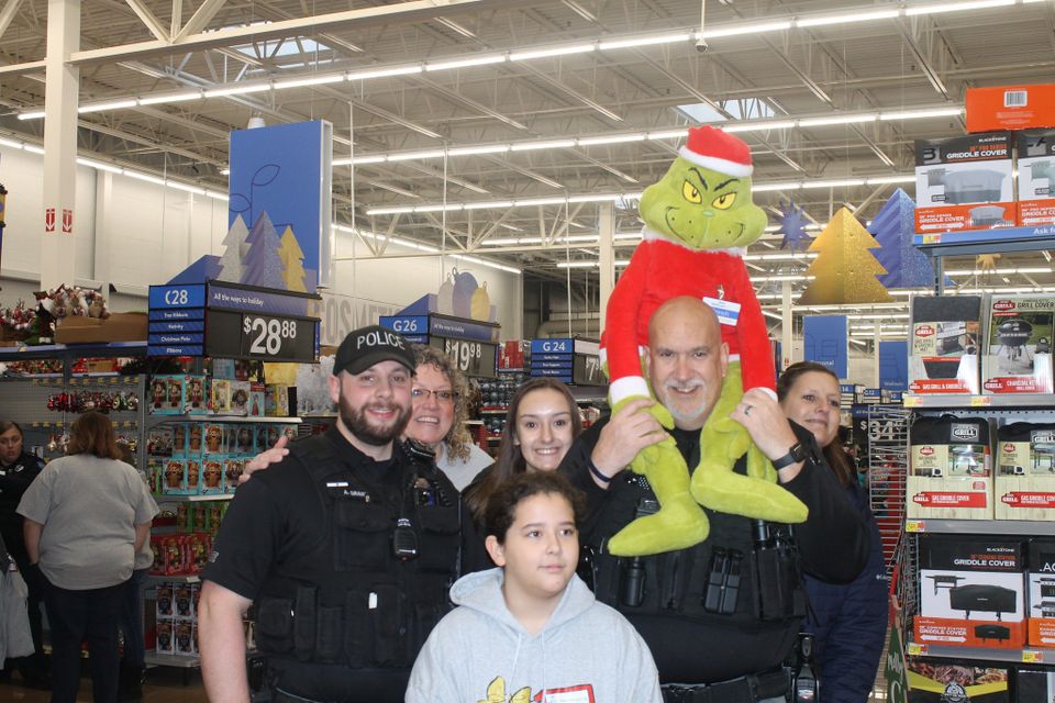 Shop with cop blanke
