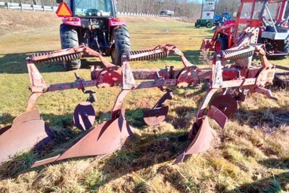 Kverneland 3 bottom left side view