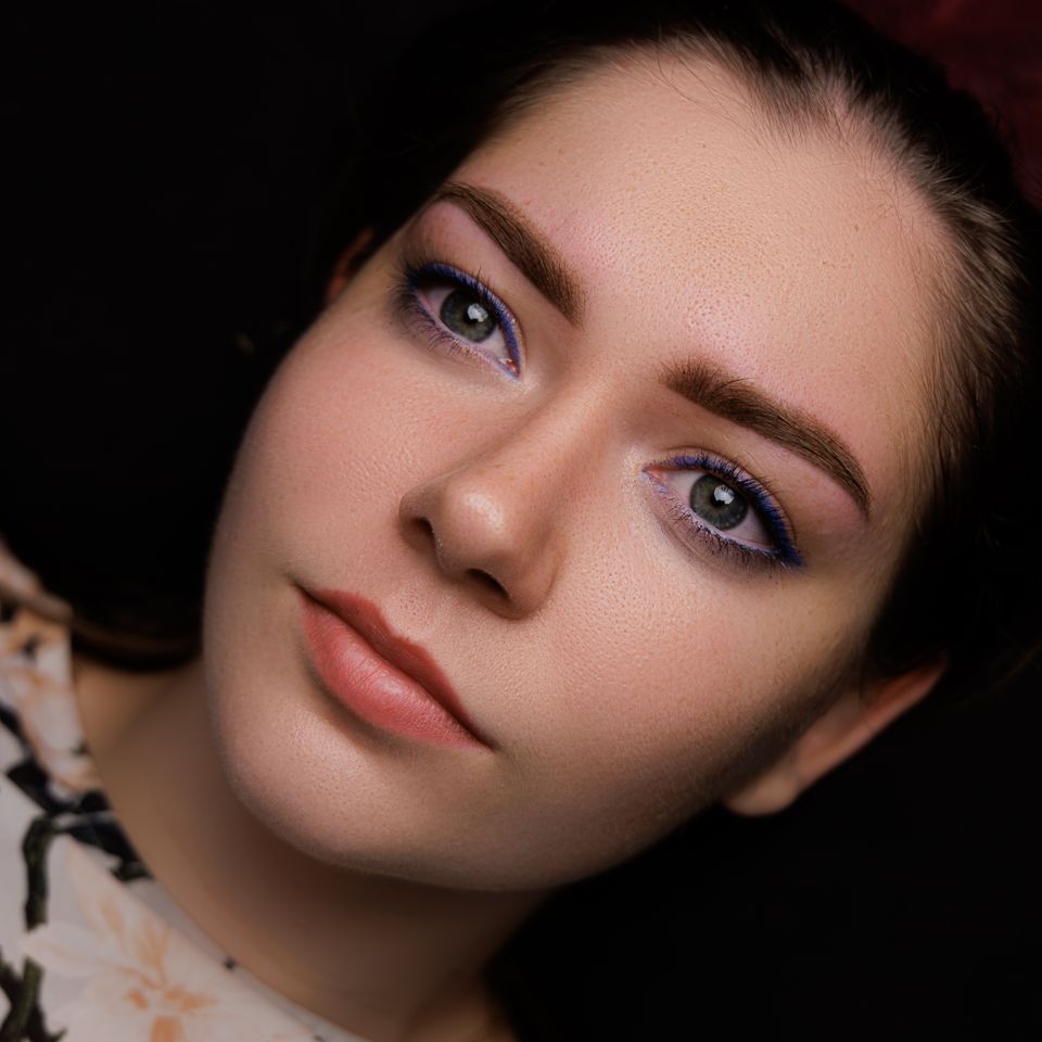Vecteezy the young woman relaxes comfortably in a beauty studio 51352022