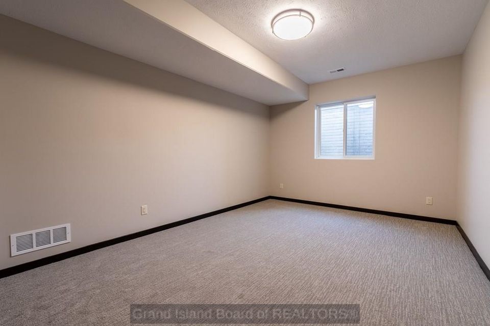 431 ponderosa grand island  ne 68803 d 1