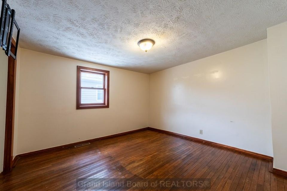1824 w 10th st grand island b 4