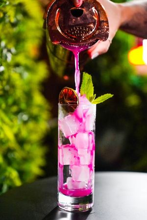 The premier cocktail bar and lounge in Honolulu, HI.
