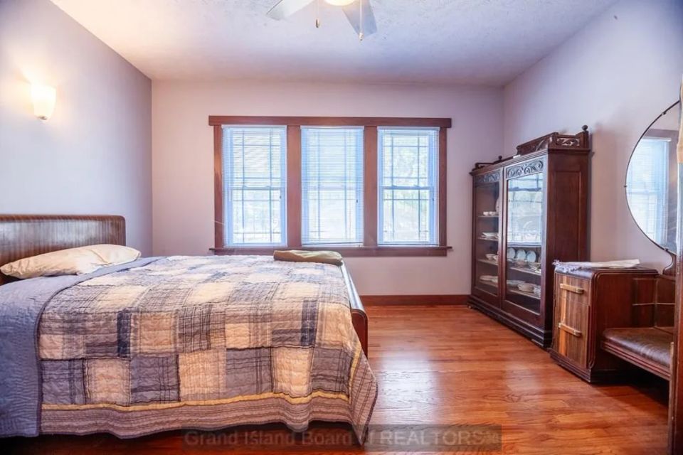 2104 w state st grand island d 1