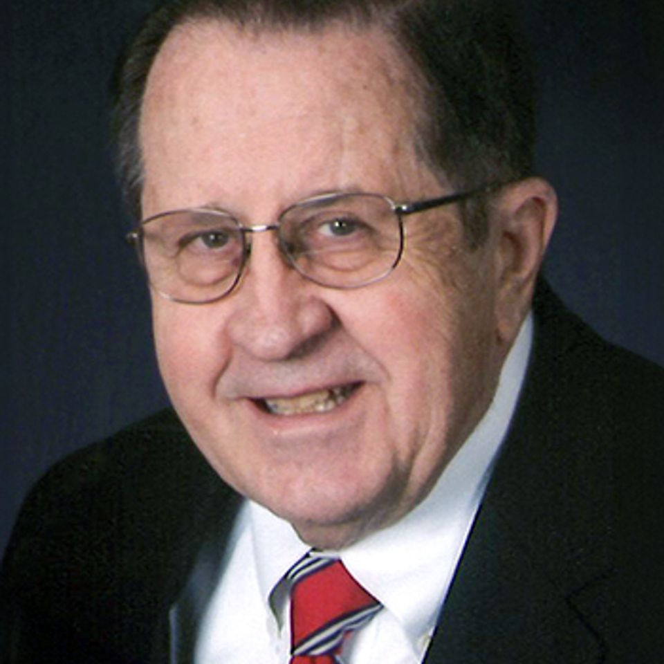 Garland carver
