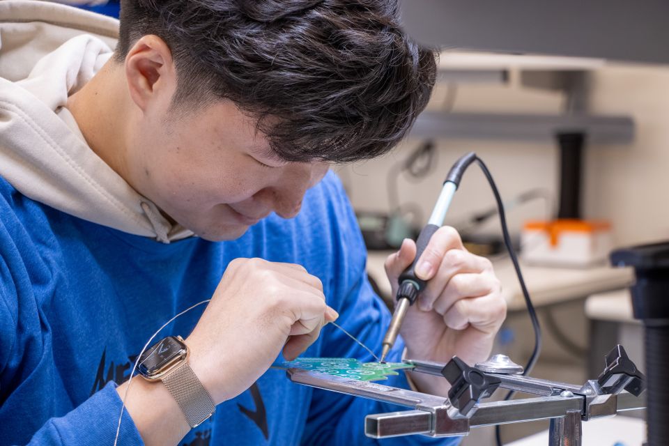 Mcc student benefits from electronics2