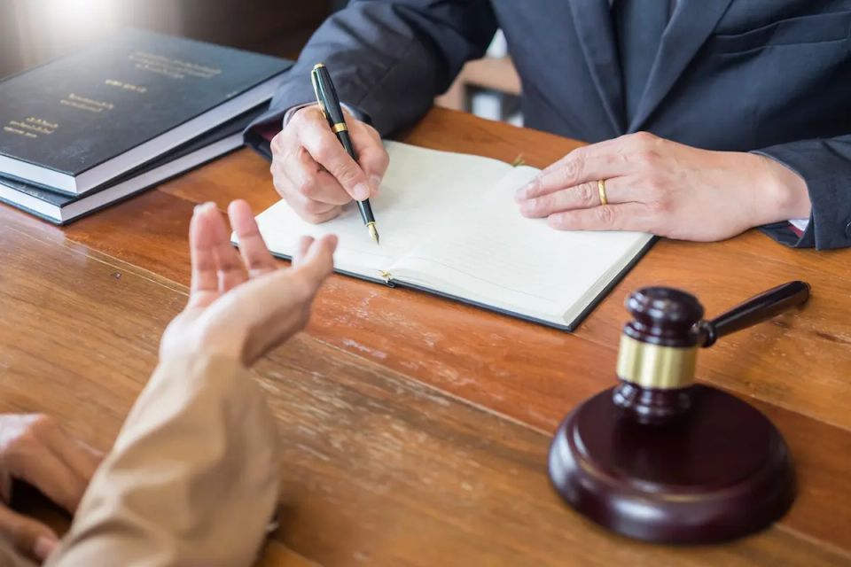 Vistacreate 231935388 stock photo lawyer office counseling giving advice legal legislation courtroom help customer (1)