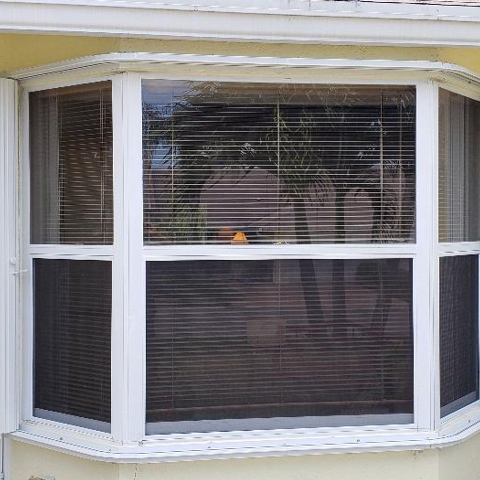 Accordion bay window openl