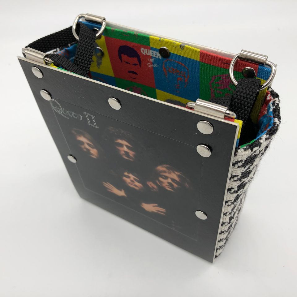 7 totey queen ii front