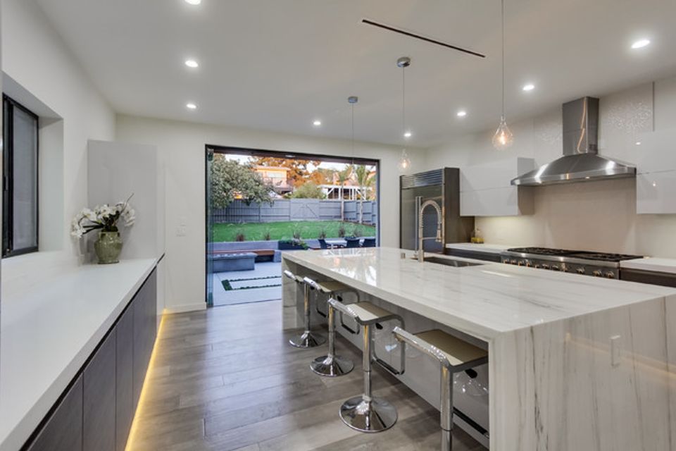 Cool modern kitchen in los angeles ca bauformat img 3981b579045bce66 4 3905 1 518ddf7
