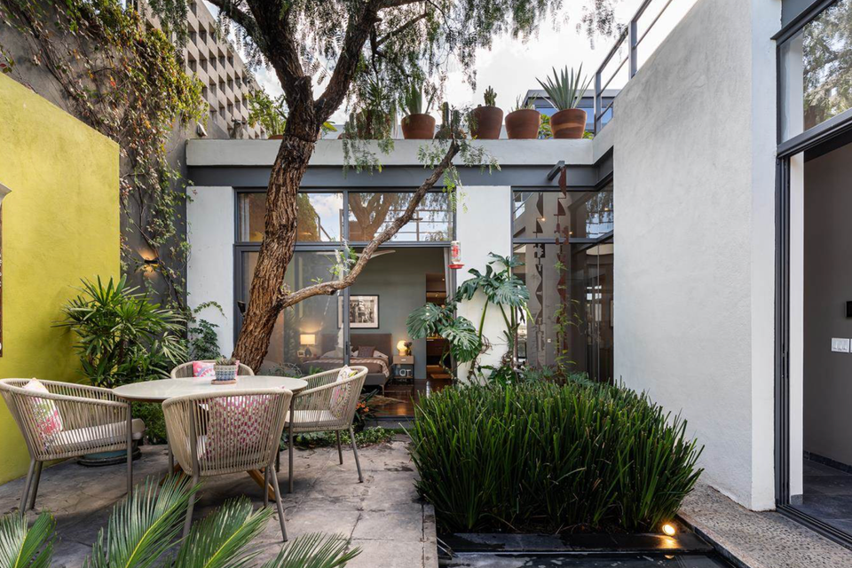 Sm outdoor courtyard