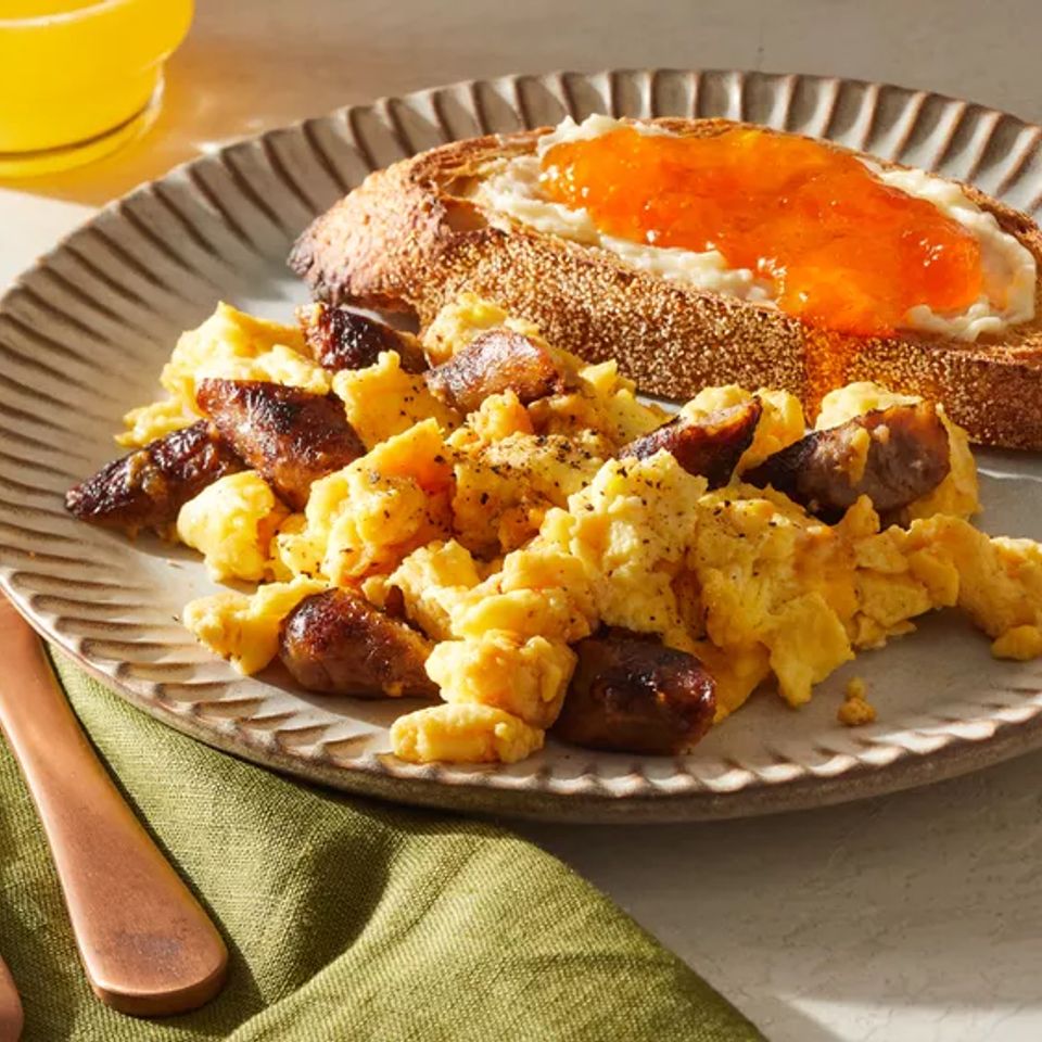 21661 sausage egg cheese scramble gw ddmfs beauty 4x3 4260 b7e7be49904647e2b6e27c35f6ee4bef