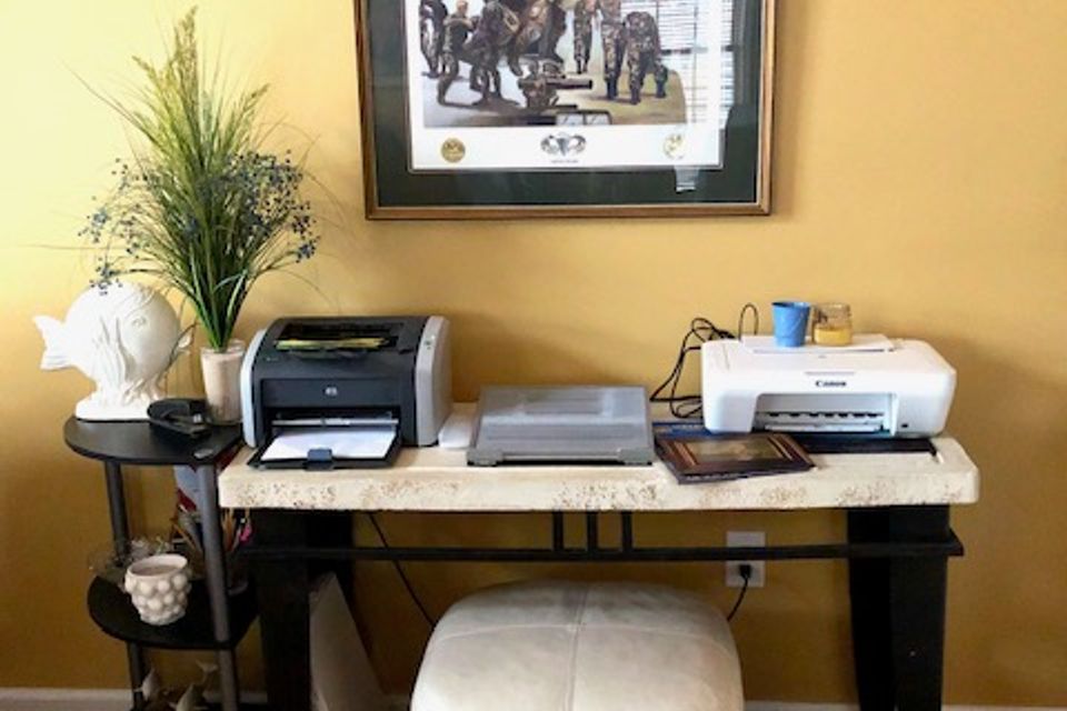 Baker mini office