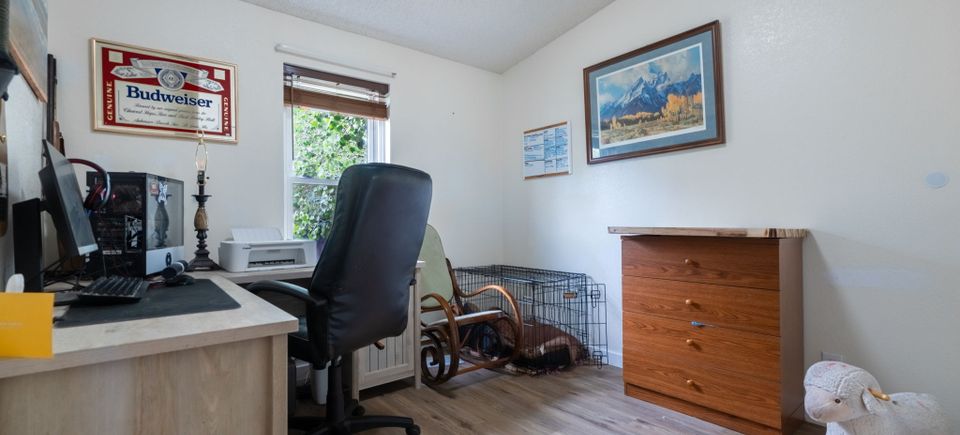 28 web or mls 8 bassick ln 28