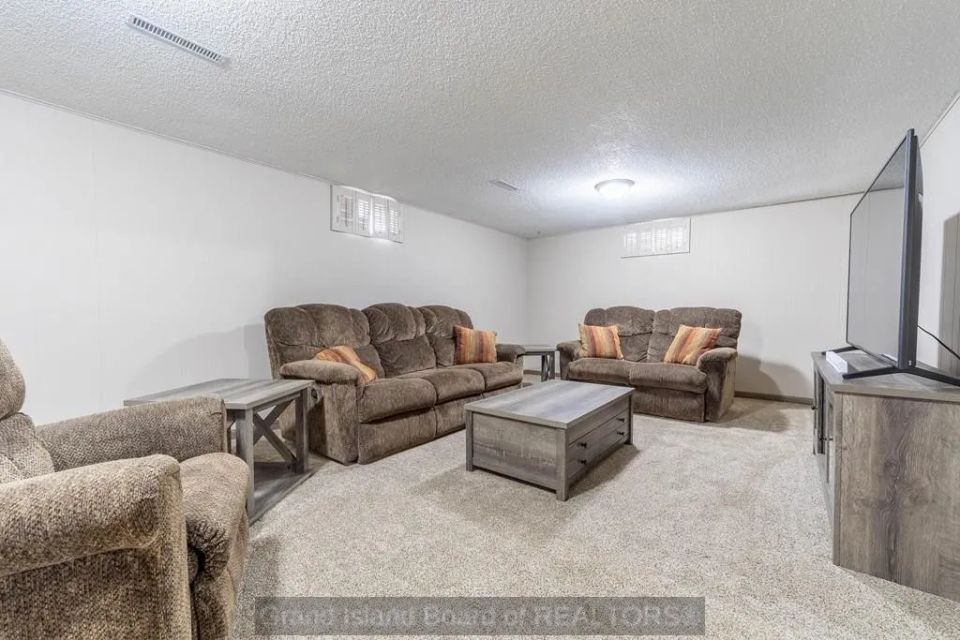 2120 w 11th st b 8