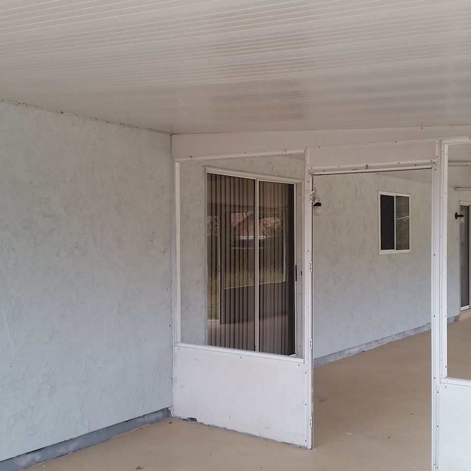 5 cedar patio floor b20180206 28928 1ijb0ti