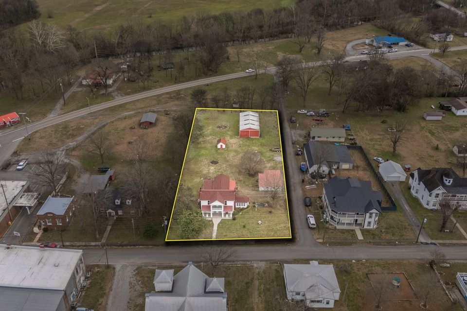 3 web or mls 206 russell st new   clear lens real estate photography 2