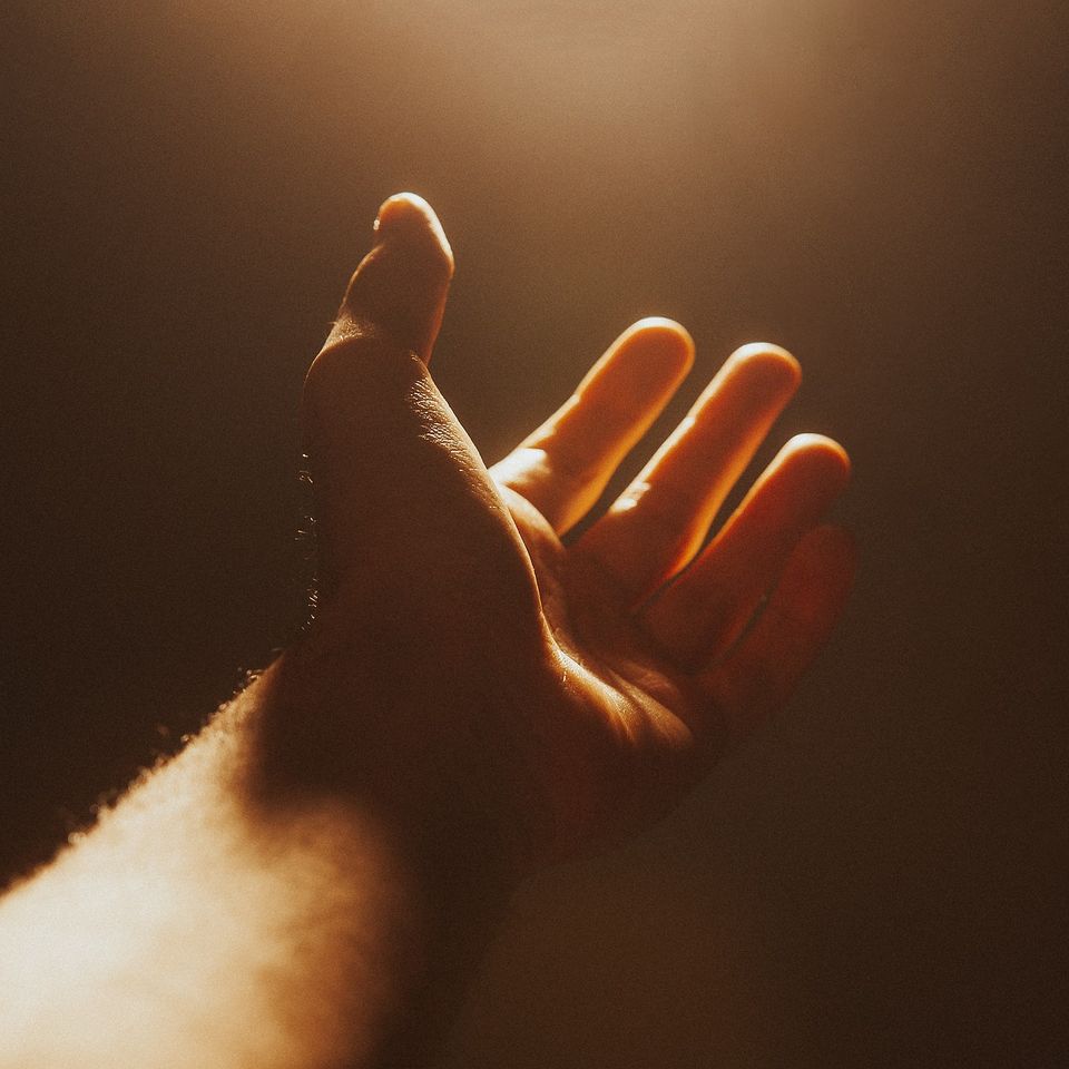 Hand g6d1c1658e 1920