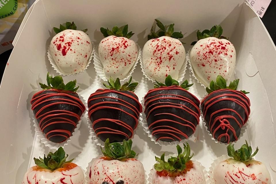 halloween strawberries