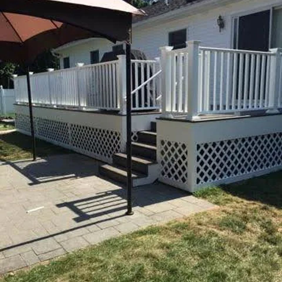 Outside deck with stairs, done by Taurus Contracting of Suffolk County, NY
