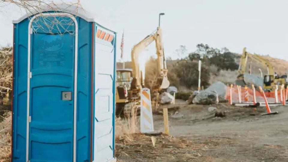 portable bathroom rental