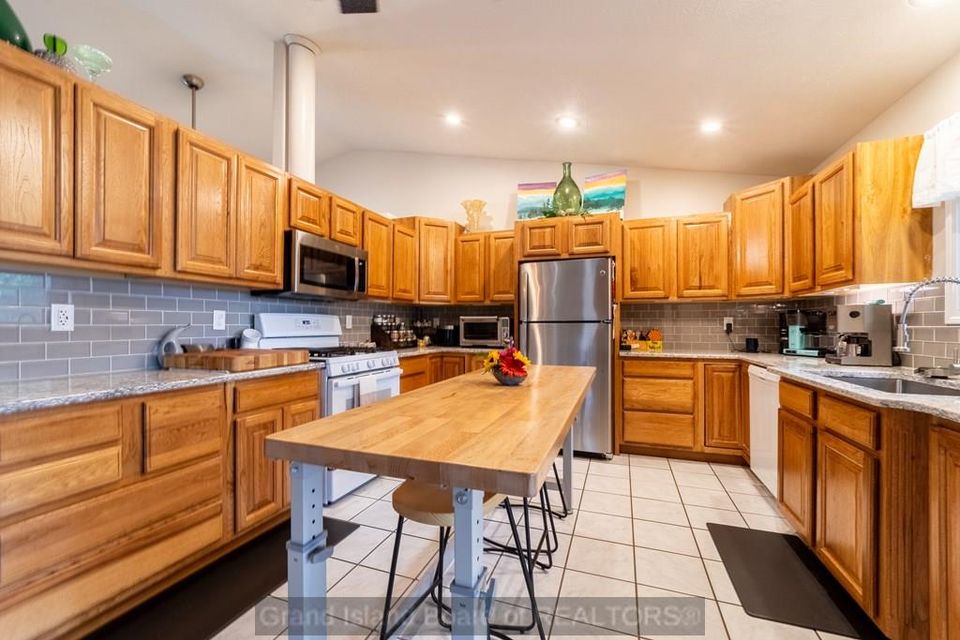 15 via trivoli grand island  ne 68803 a 8