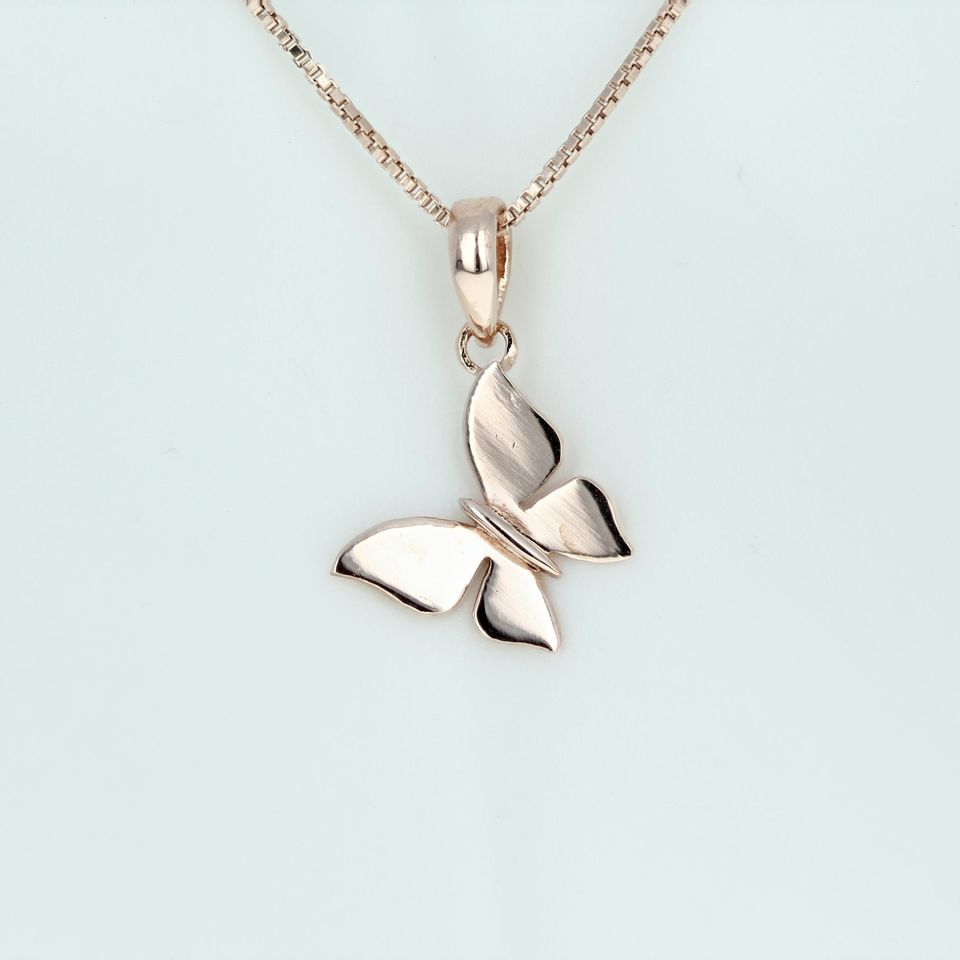 Butterfly necklace close up r scaled