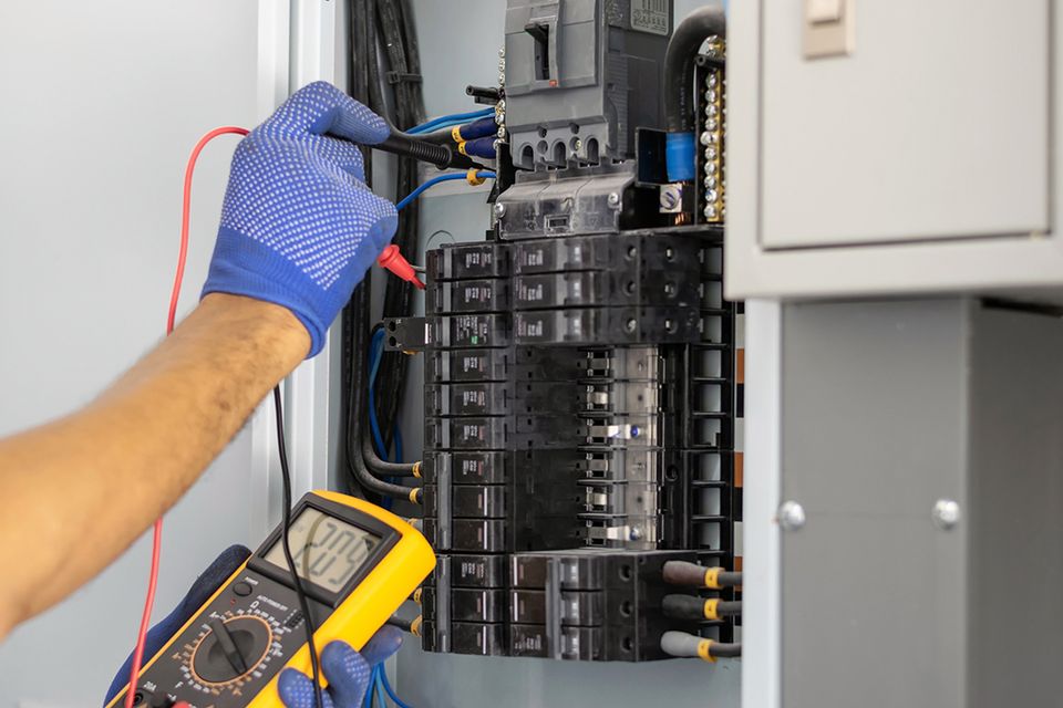 Emergency electrician needed how to deal efficiently with emergency electrical faults   myrtle beach sc 