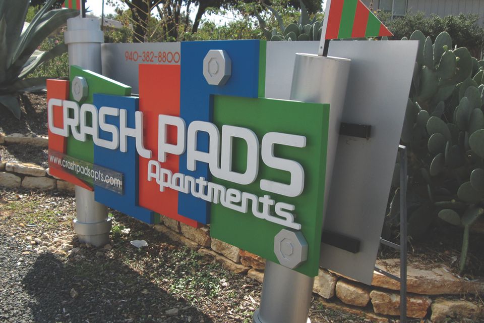 Crash Pads sign