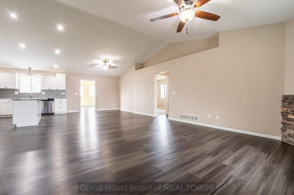 2104 ebony lane grand island a 2