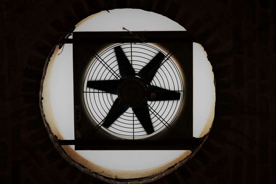Photo 1652699160837 6471c565b440