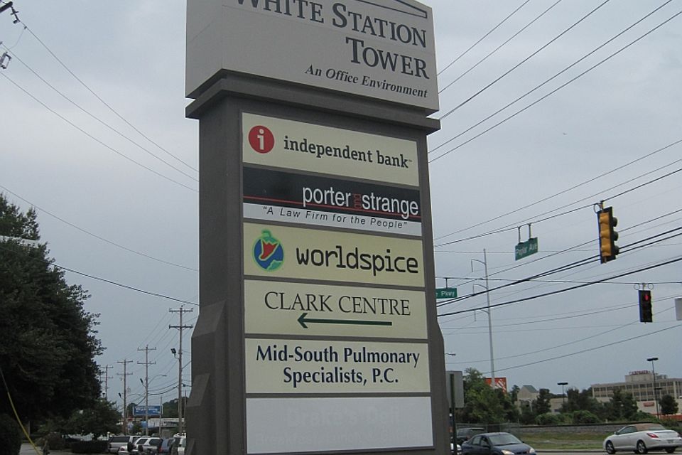 Multi tenant and directory signs 4