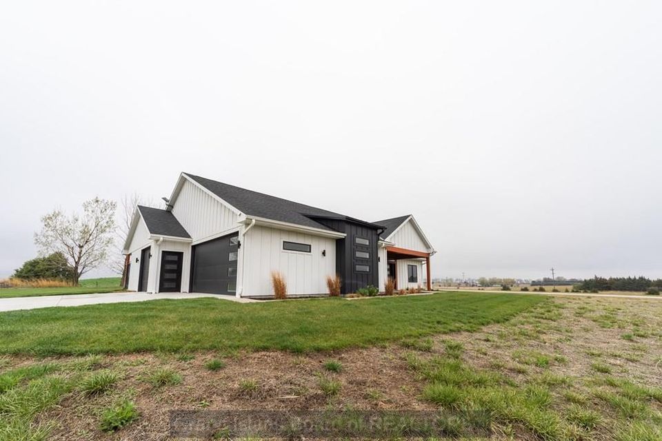 696 8th ave st. paul  ne 68873 d 3