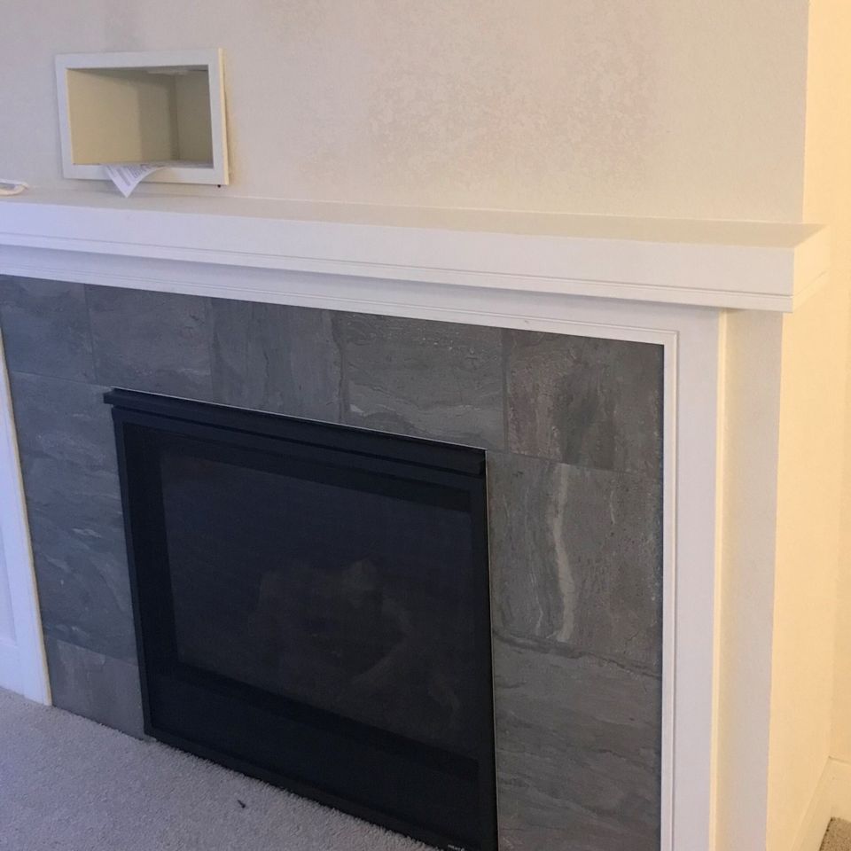 Fireplace mantel